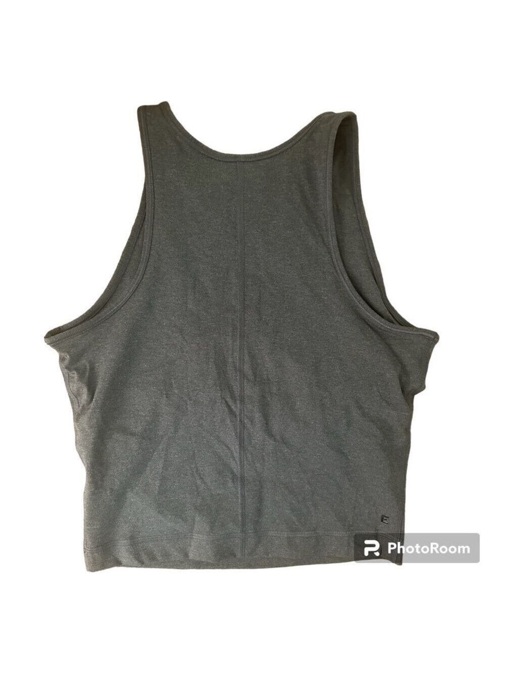 Everlane The Perform Tank - Picture 5 of 7